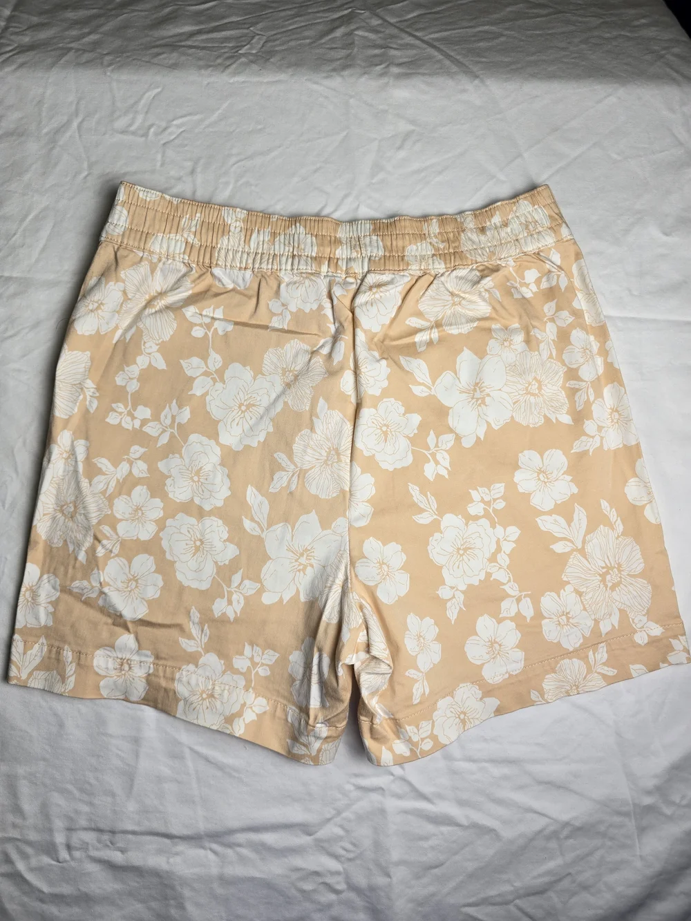 JACHS Girlfriend Floral Peach Women's Chino Shorts